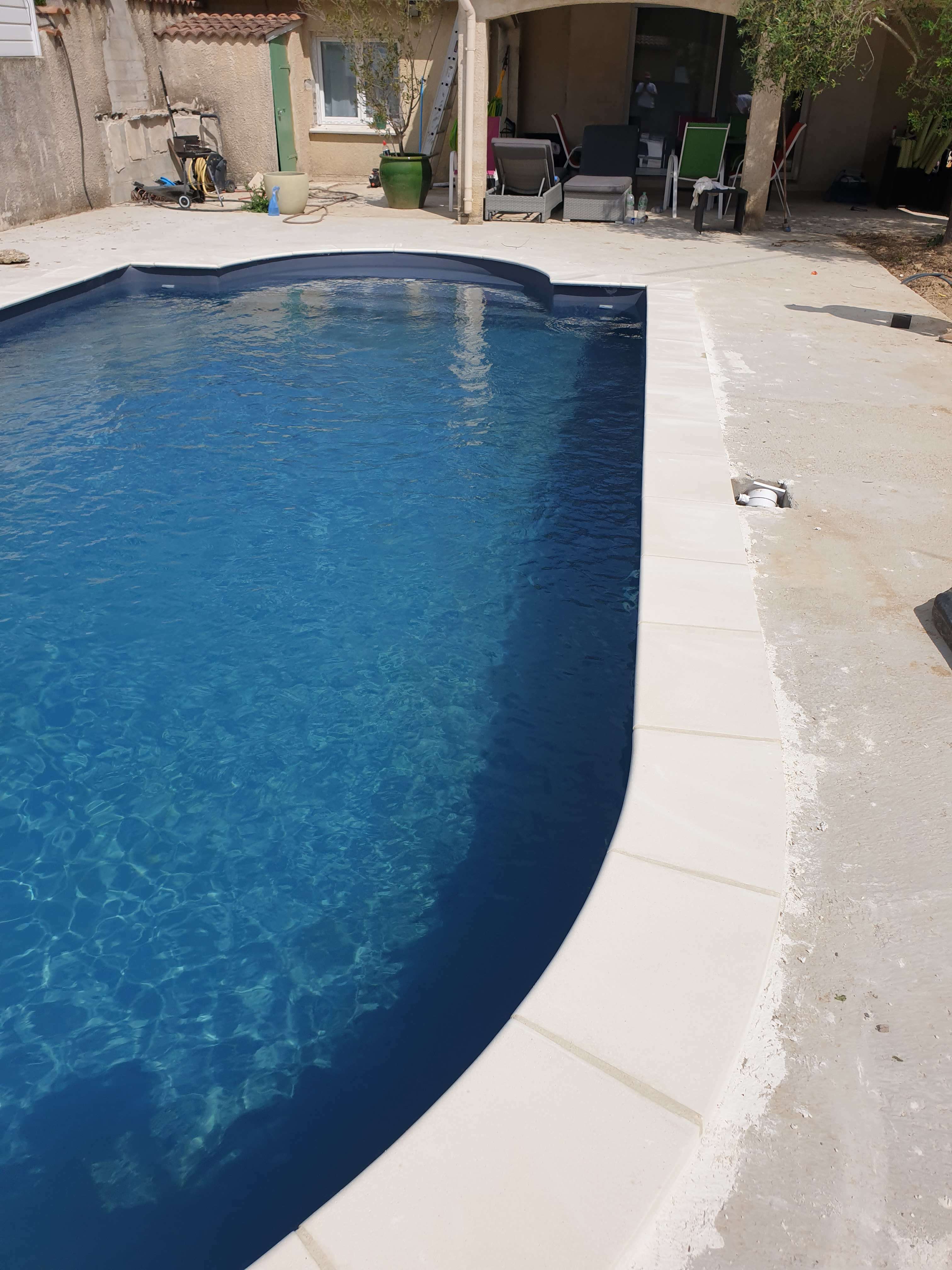 Environnement autour de la piscine