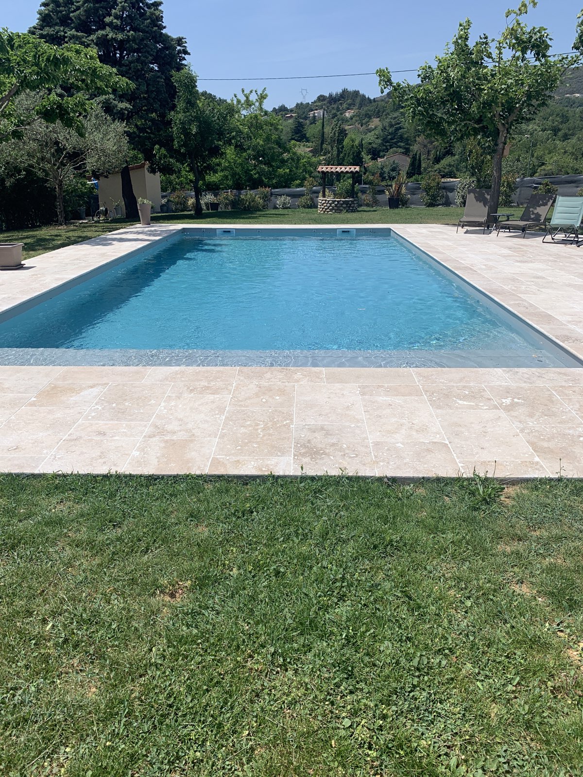 Environnement autour de la piscine