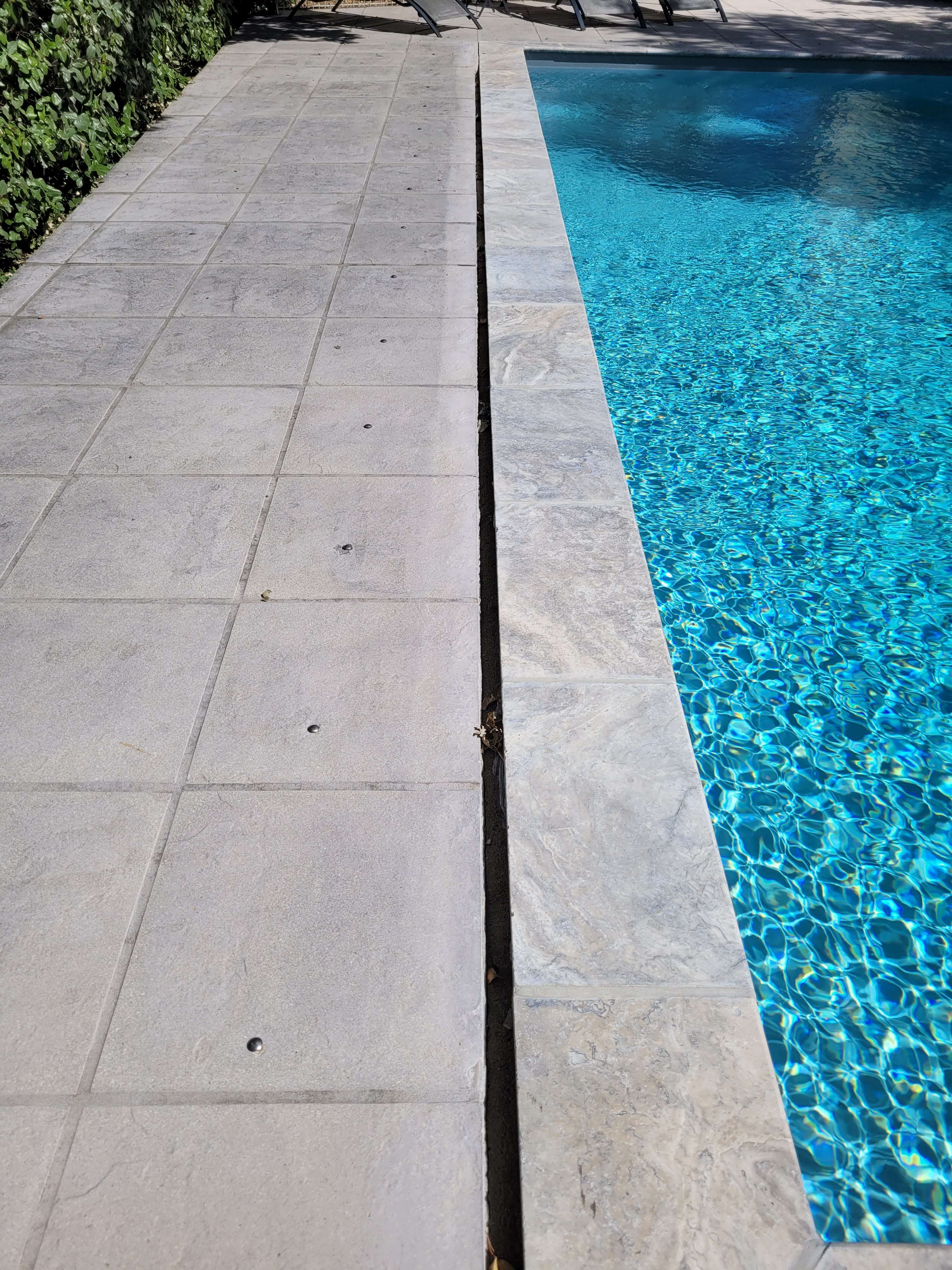 Environnement autour de la piscine